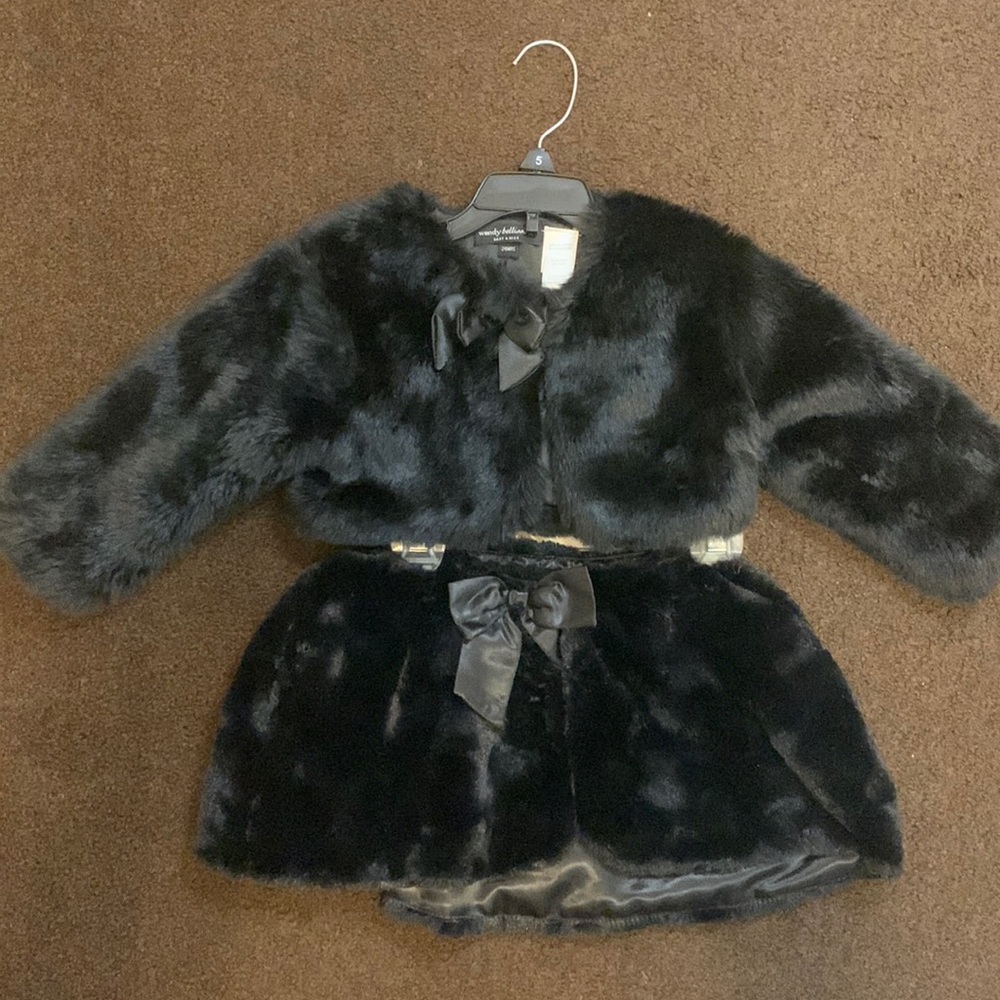 NWOT Infant FUR 2-piece set!